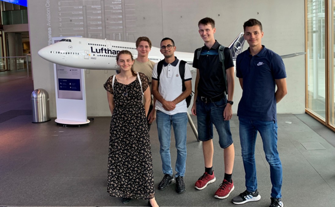 Business@school-Team ANTCO2 bei Lufthansa Airlines